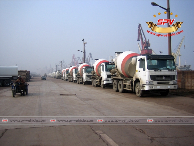 14,000 Litres Concret Mixer Truck-SINOTRUK -Right Front View